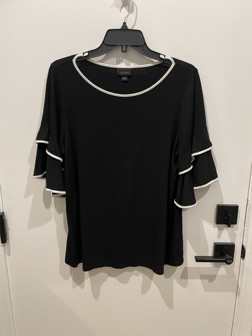 J Jill black with white piping flutter sleeve blouse top - Size Medium - $89